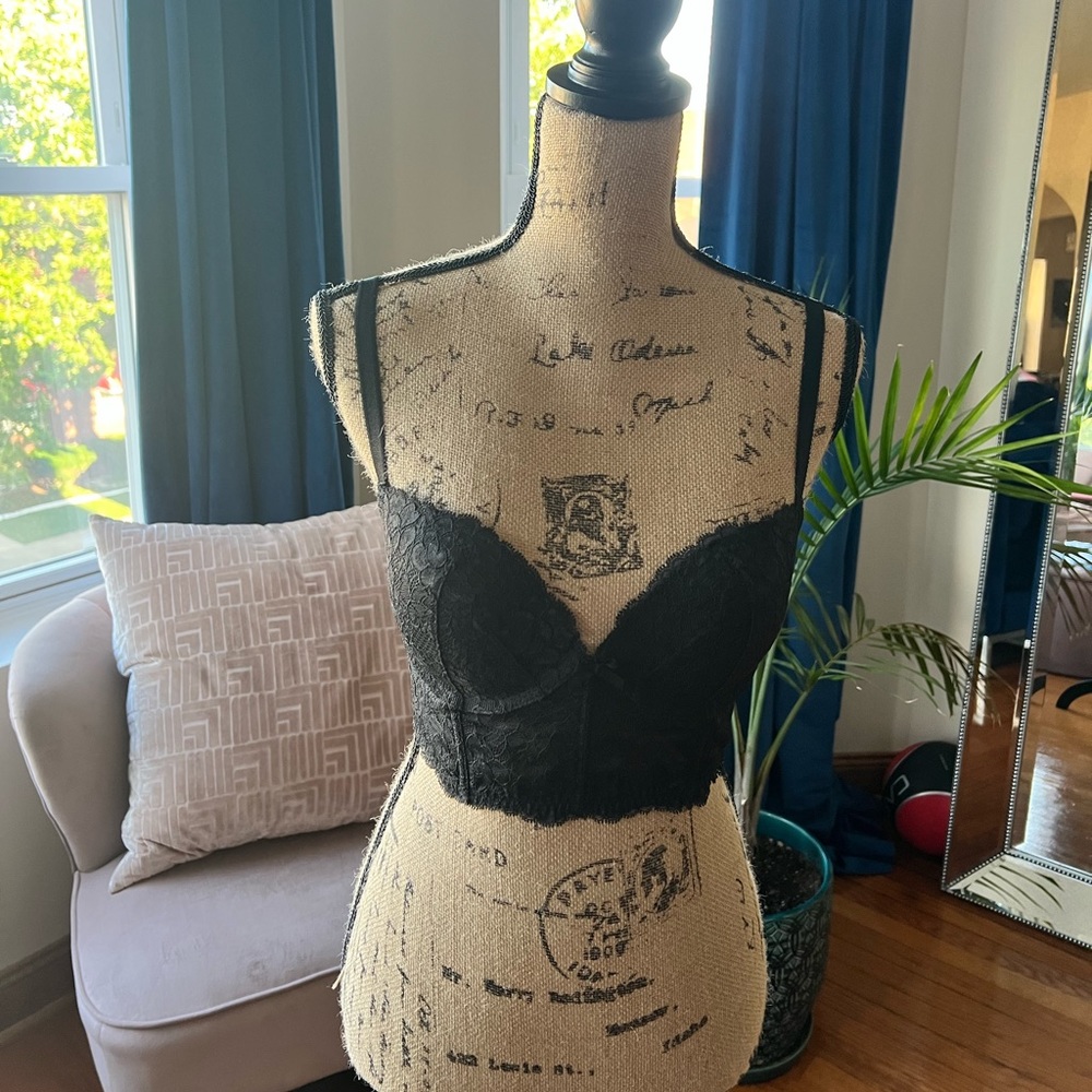 Black lace bustier